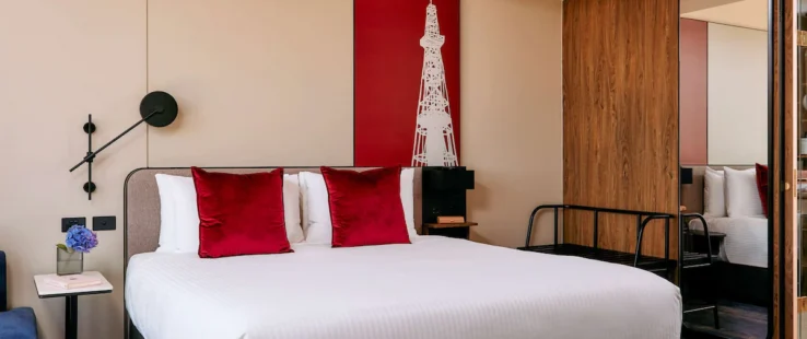 Custom king room joinery and headboard paneling by Neospeq